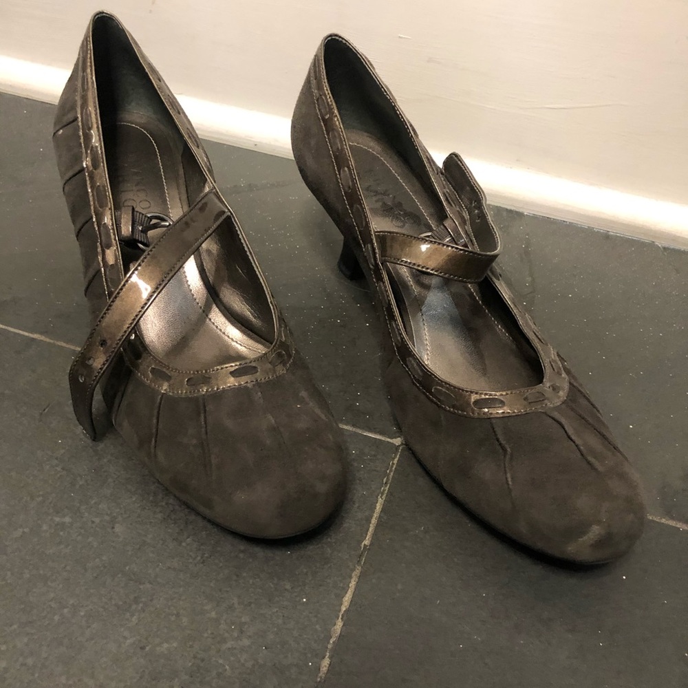 Franco Sarto Brown suede kitten heels